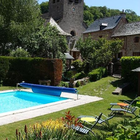 Logis Hotel Restaurant L'Auberge Du Chateau Muret-le-Château Buitenkant foto