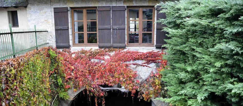 Logis Hotel Restaurant L'Auberge Du Chateau Muret-le-Château Buitenkant foto